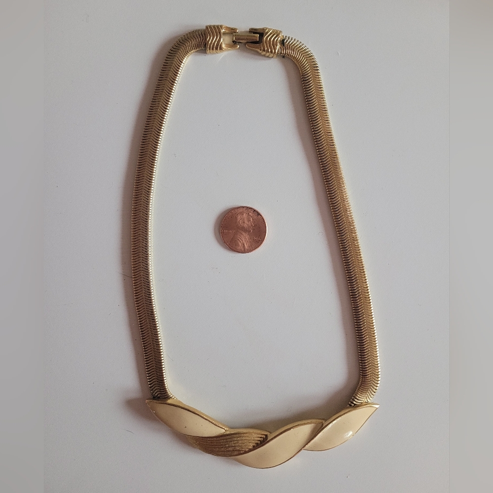 Elegant Gold Necklace